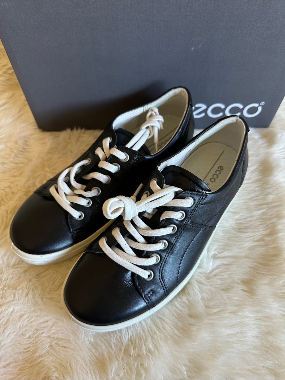 NIB ECCO Soft Classic Women Black Leather Lace Up Comfort Sneakers US5-5.5/ EU36